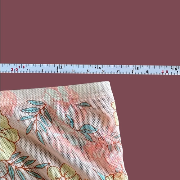 Celebrity Pink One Size 29x17 Stretchy Adult Juniors Swim Skirt‎ Cover Up Pastel - Picture 5 of 6